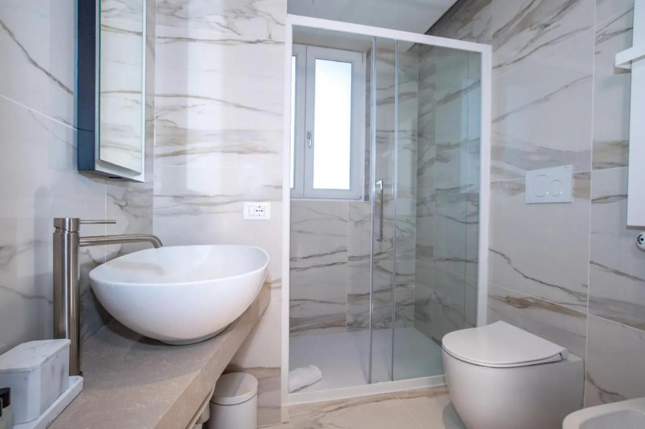Jacuzzi Suite Home By Enjoy Garda Hotel Peschiera del Garda Exterior foto