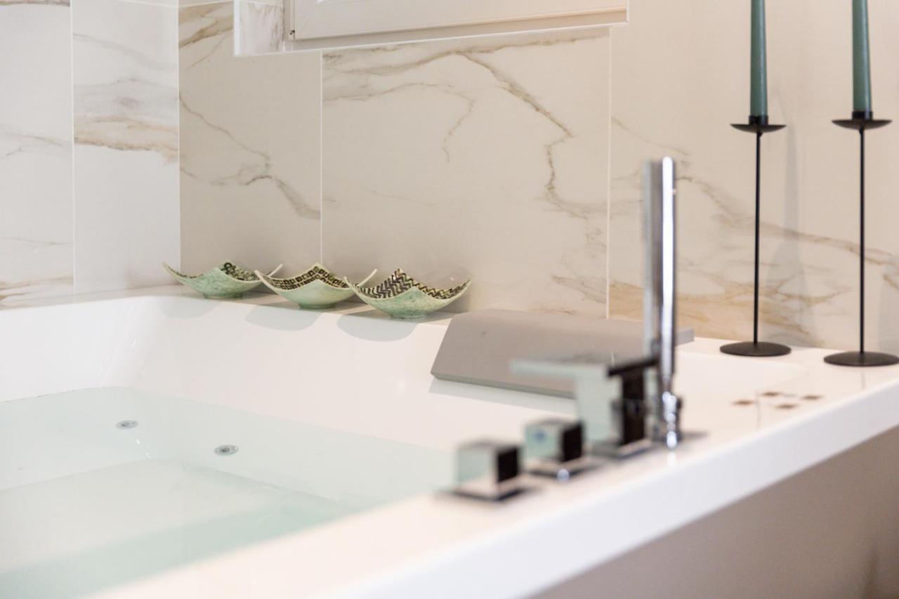 Jacuzzi Suite Home By Enjoy Garda Hotel Peschiera del Garda Exterior foto